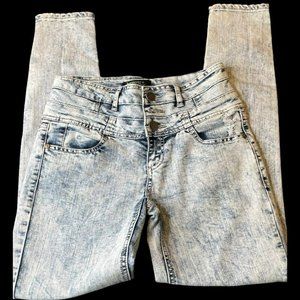 Harmony & Havoc - High-Waist Acid Wash Jeans